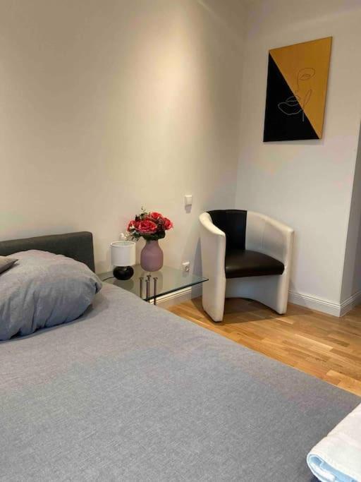 Luxury Apartment With Air Conditioning & Jaccuzzi Near Frankfurt Wiesbaden Hofheim am Taunus Exterior foto